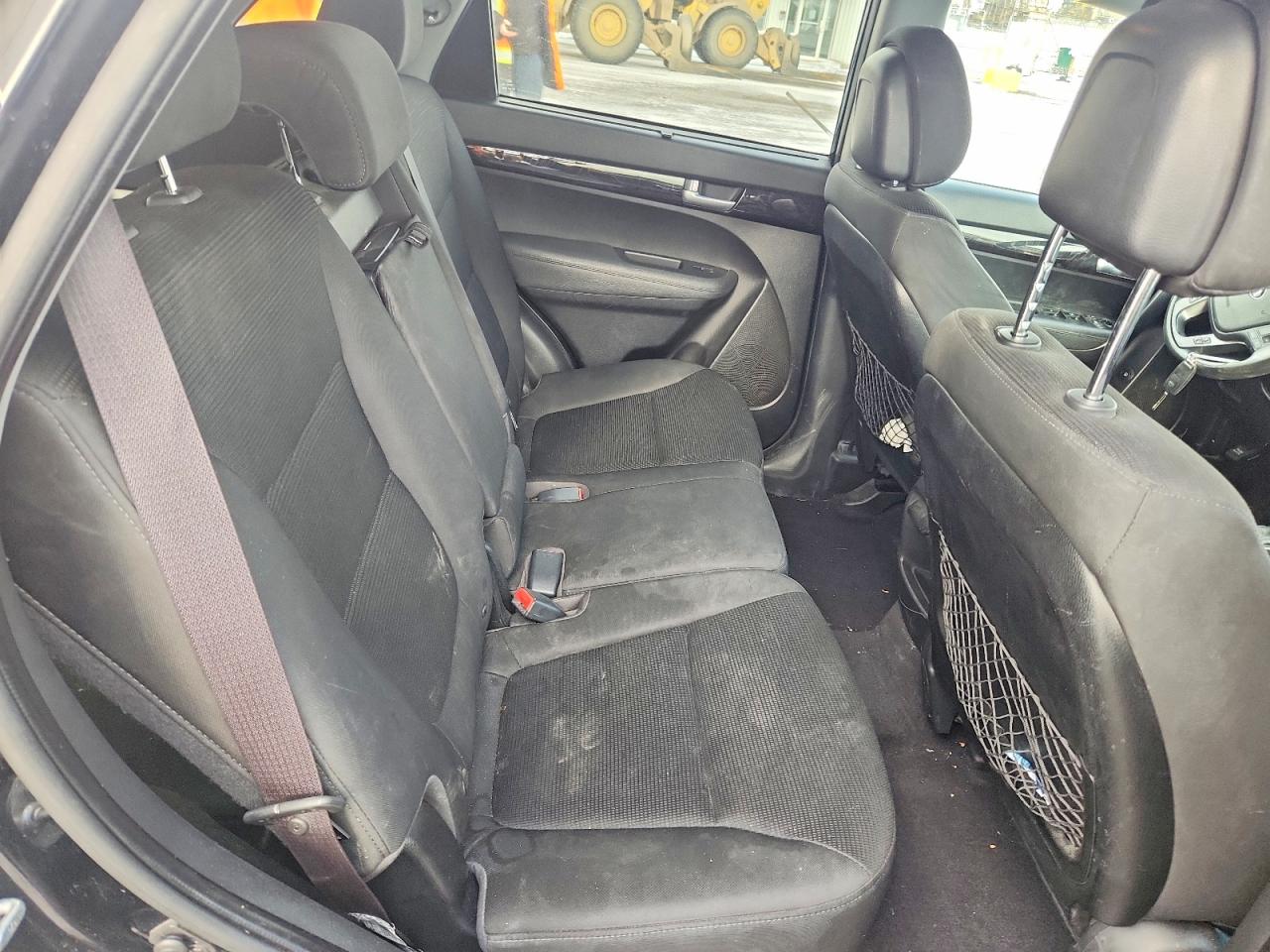 2014 KIA SORENTO LX photo 28