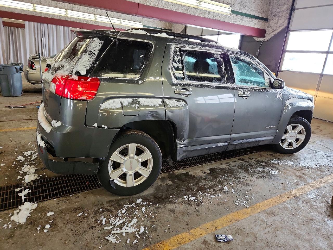 2013 GMC TERRAIN SLE photo 3