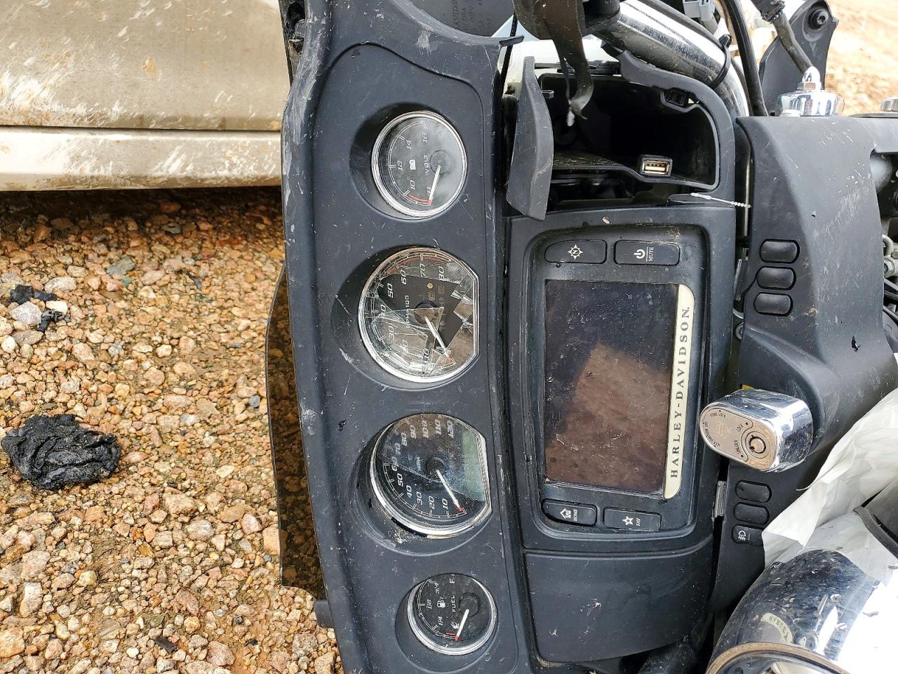 2014 HARLEY-DAVIDSON FLHTCUTG TRI GLIDE ULTRA photo 7