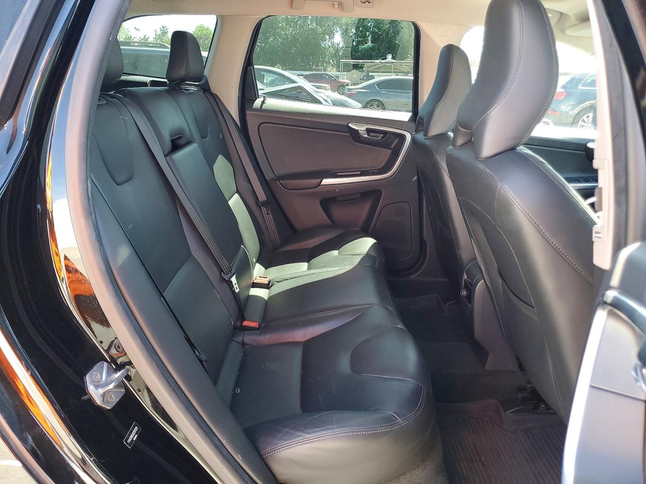 2016 VOLVO XC60 T5 PREMIER photo 11