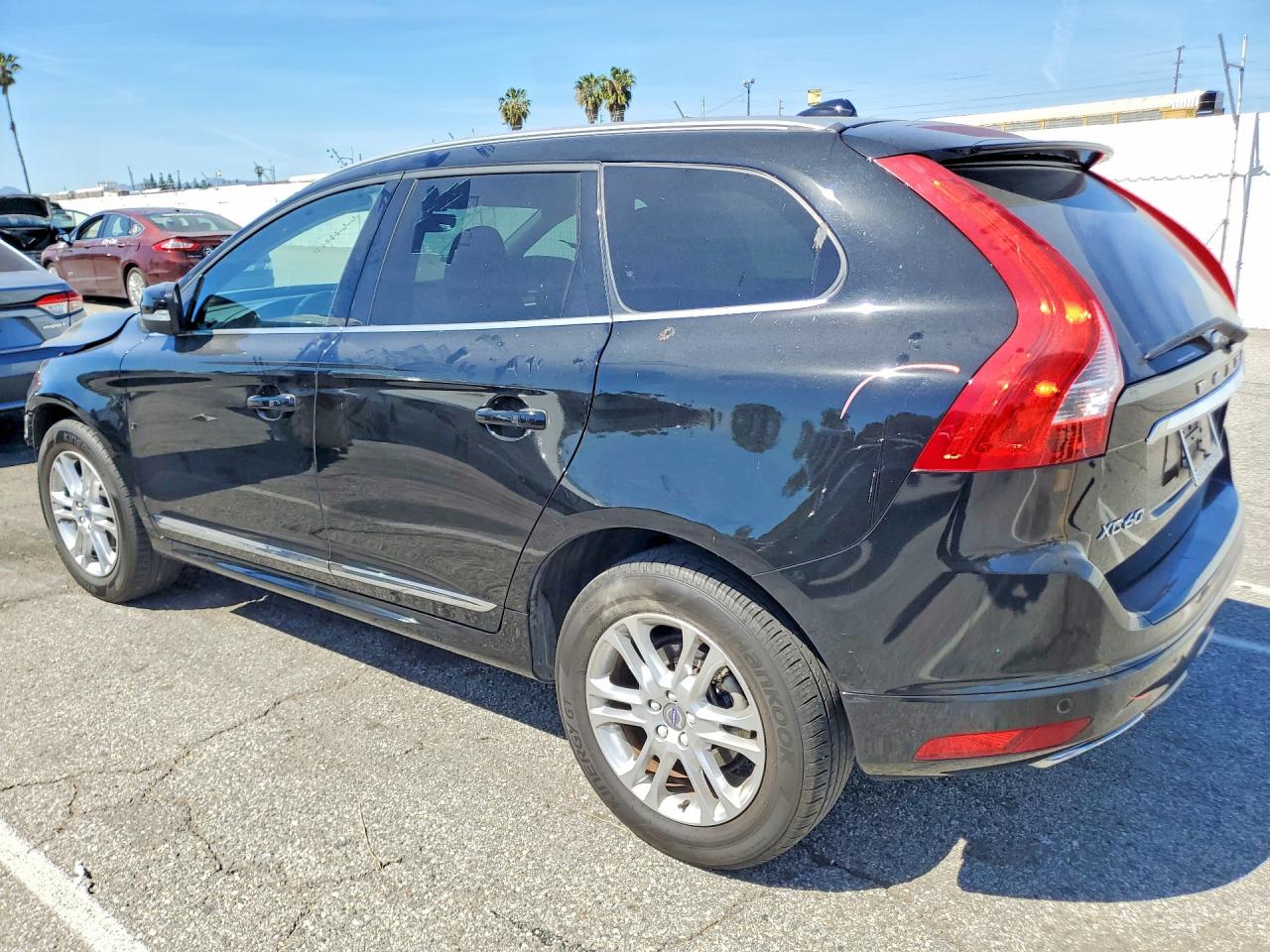 2016 VOLVO XC60 T5 PREMIER photo 2