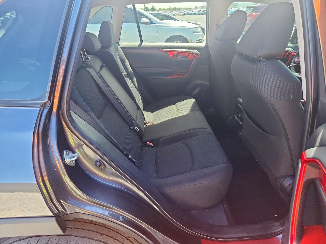 2022 TOYOTA RAV4 photo 19