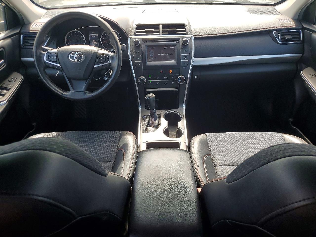 2015 TOYOTA CAMRY SE photo 15