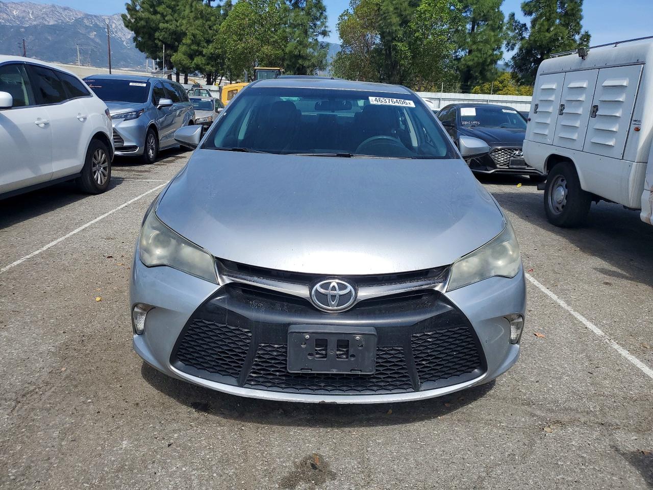2015 TOYOTA CAMRY SE photo 9