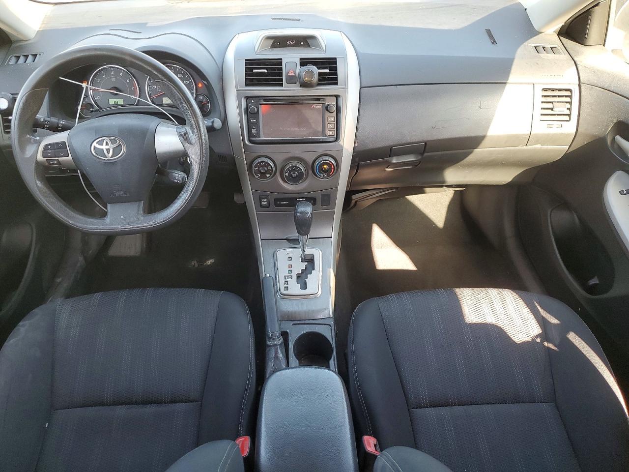 2013 TOYOTA COROLLA S photo 22