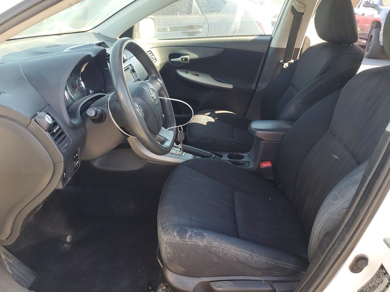 2013 TOYOTA COROLLA S photo 19
