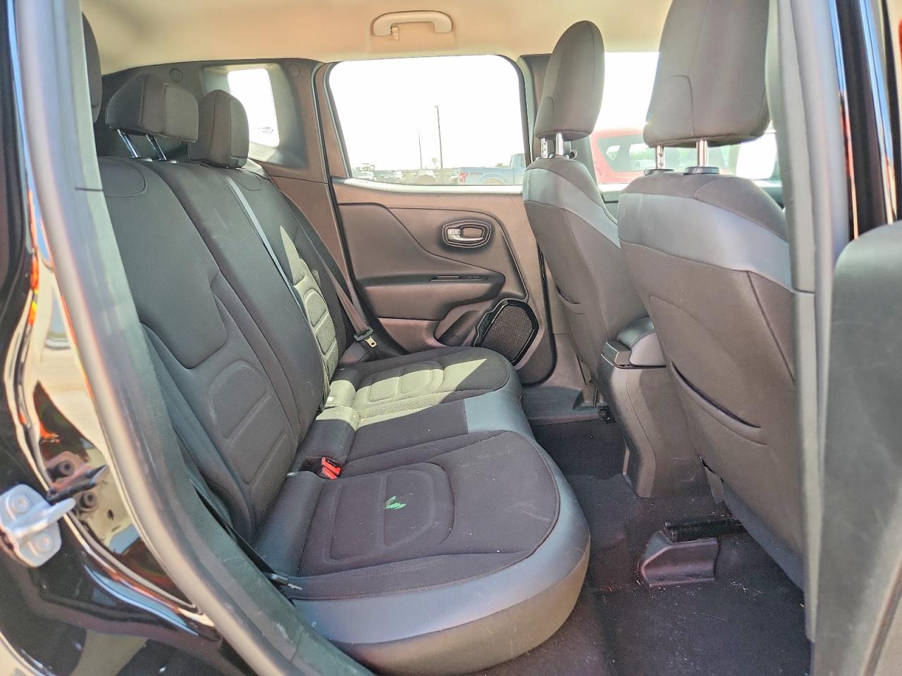 2017 JEEP RENEGADE LATITUDE photo 31