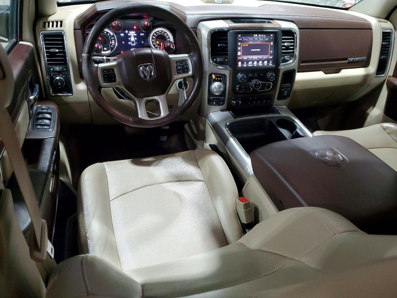 2016 RAM 1500 LARAMIE photo 15