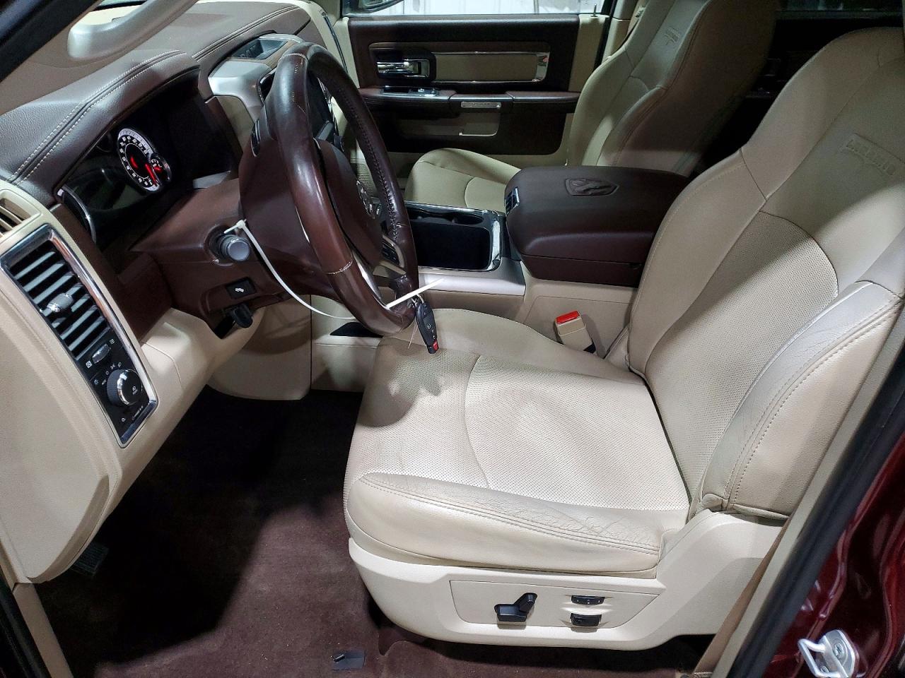2016 RAM 1500 LARAMIE photo 13