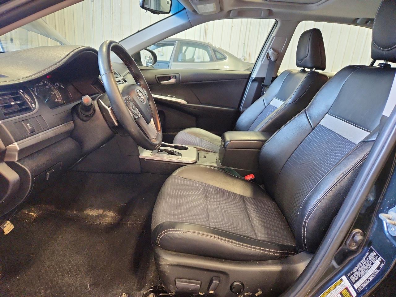 2012 TOYOTA CAMRY SE photo 13