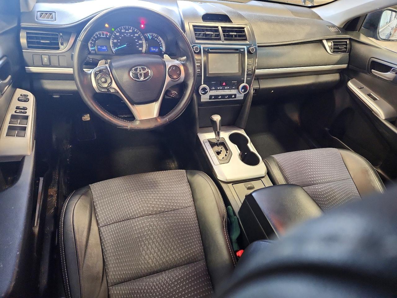 2012 TOYOTA CAMRY SE photo 15