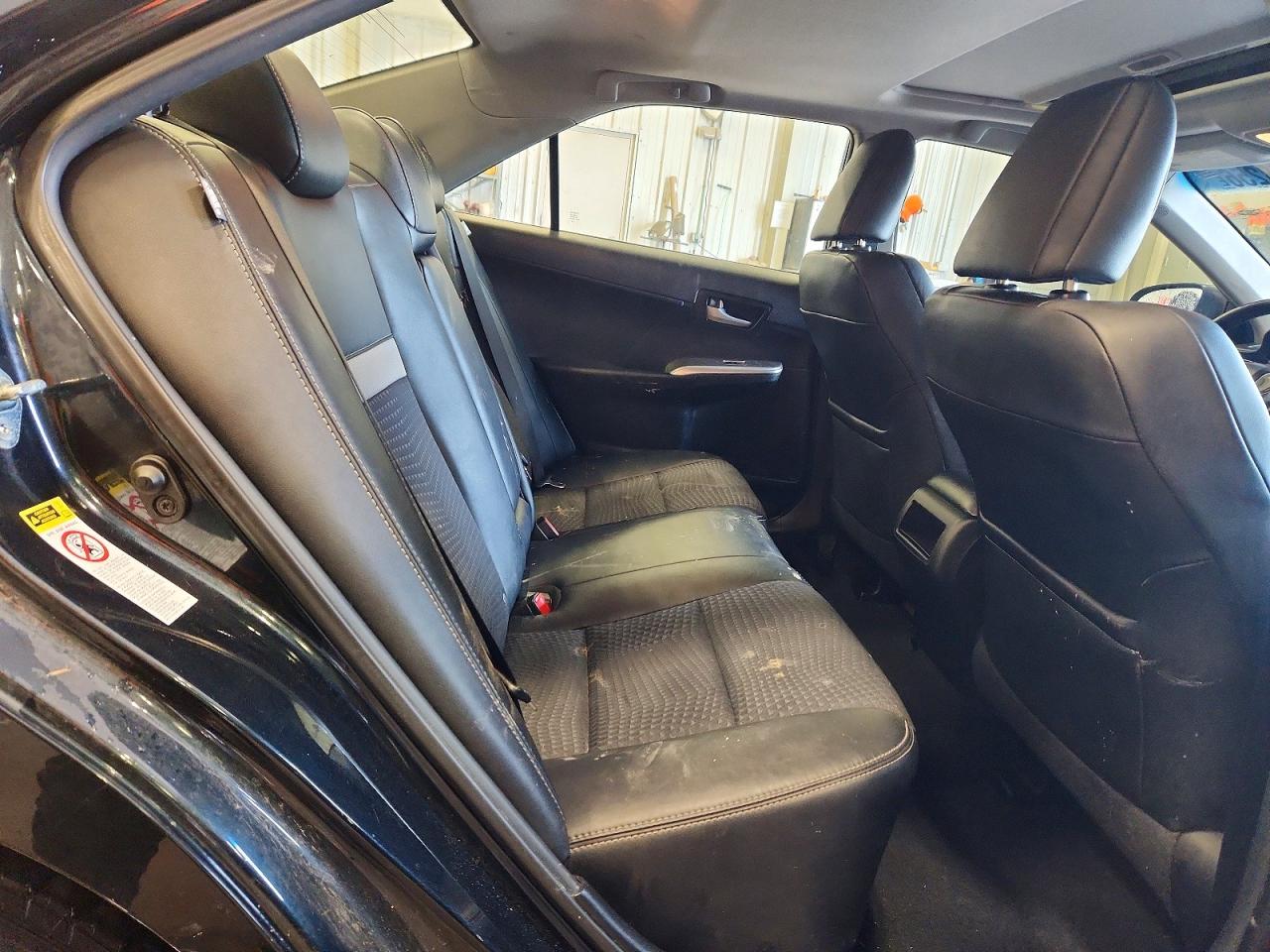 2012 TOYOTA CAMRY SE photo 19