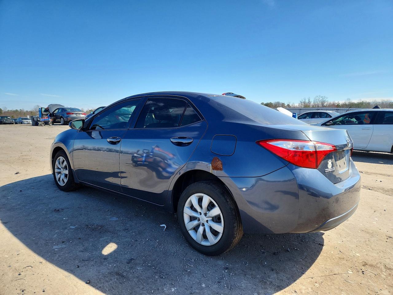 2015 TOYOTA COROLLA LE photo 3