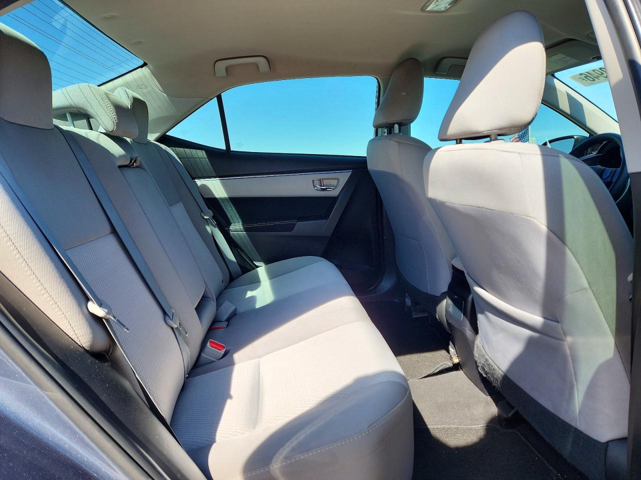 2015 TOYOTA COROLLA LE photo 19