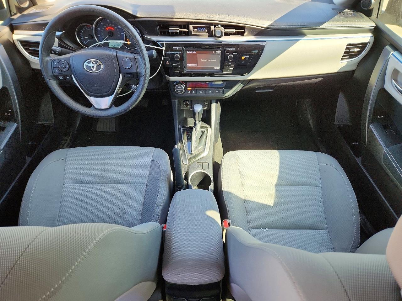 2015 TOYOTA COROLLA LE photo 15