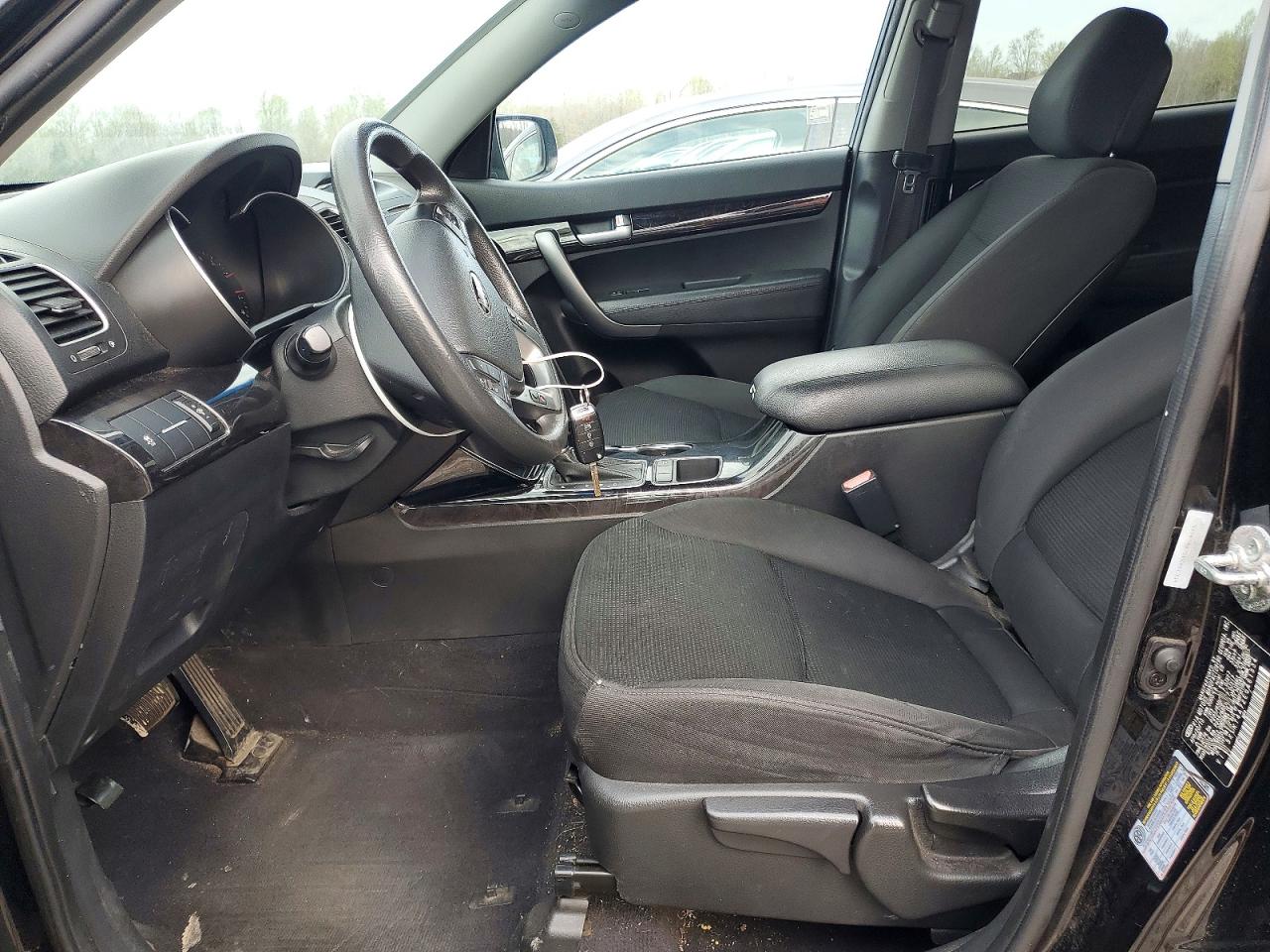 2014 KIA SORENTO LX photo 13