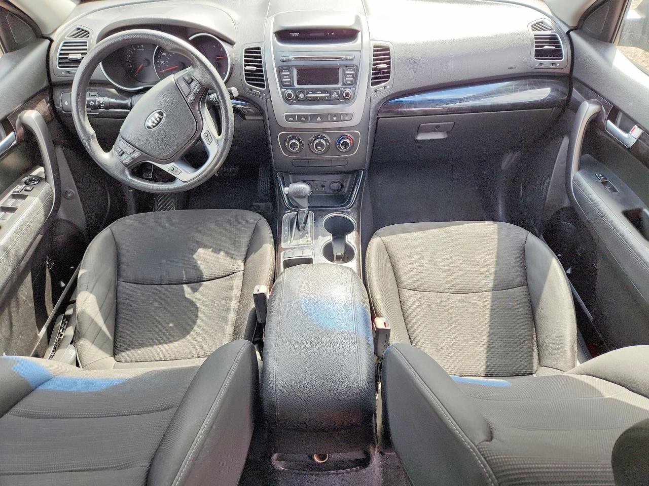 2014 KIA SORENTO LX photo 15