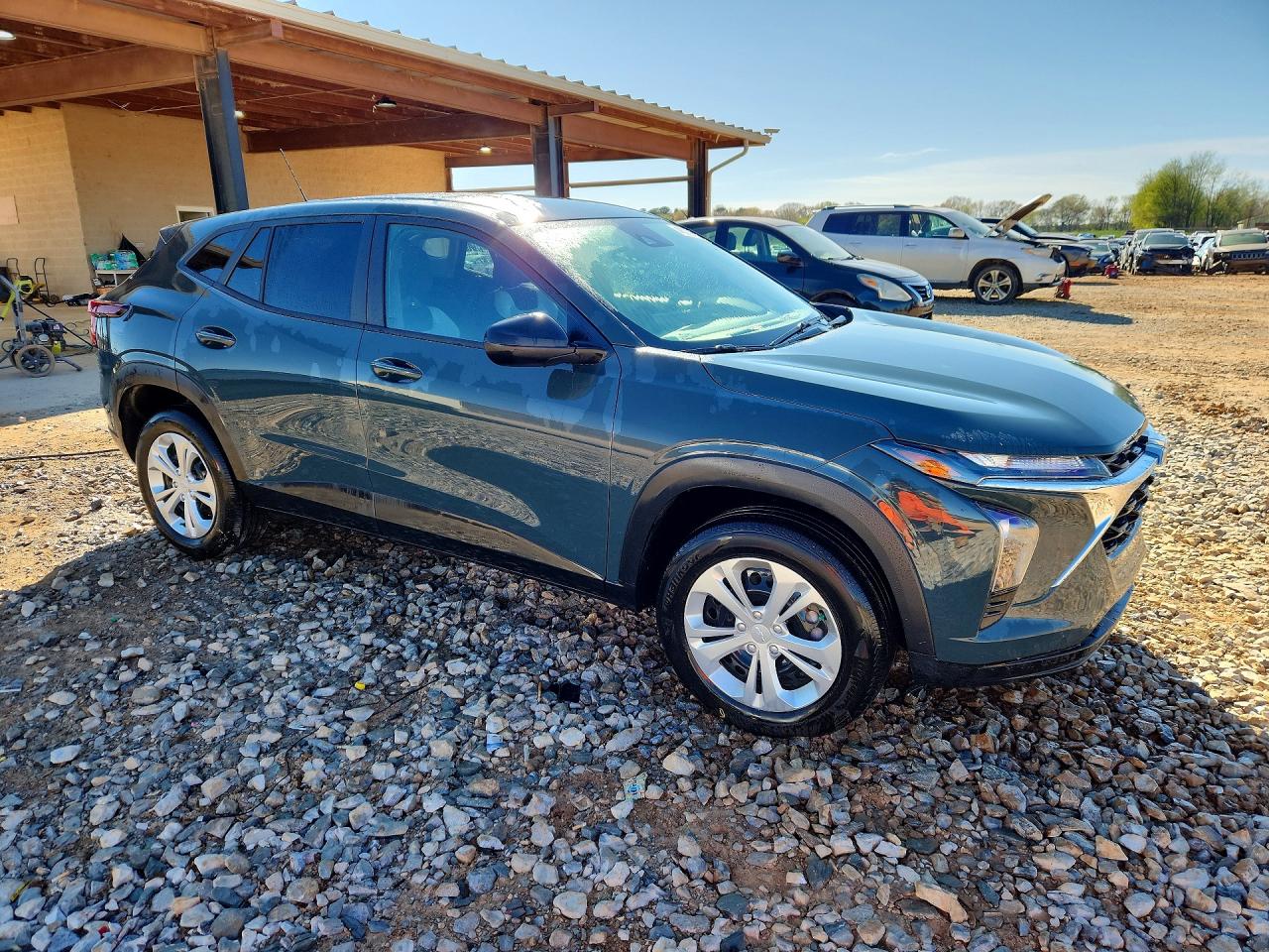 2025 CHEVROLET TRAX LS photo 4