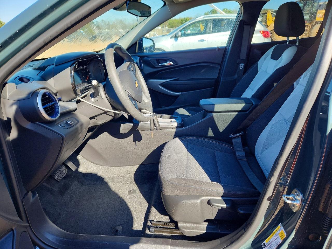 2025 CHEVROLET TRAX LS photo 7