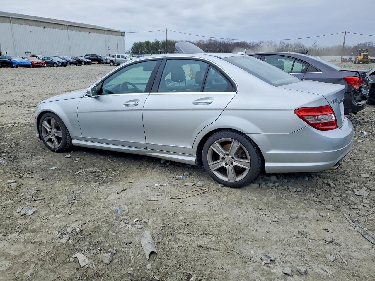 2011 MERCEDES-BENZ C 300 4MATIC photo 2