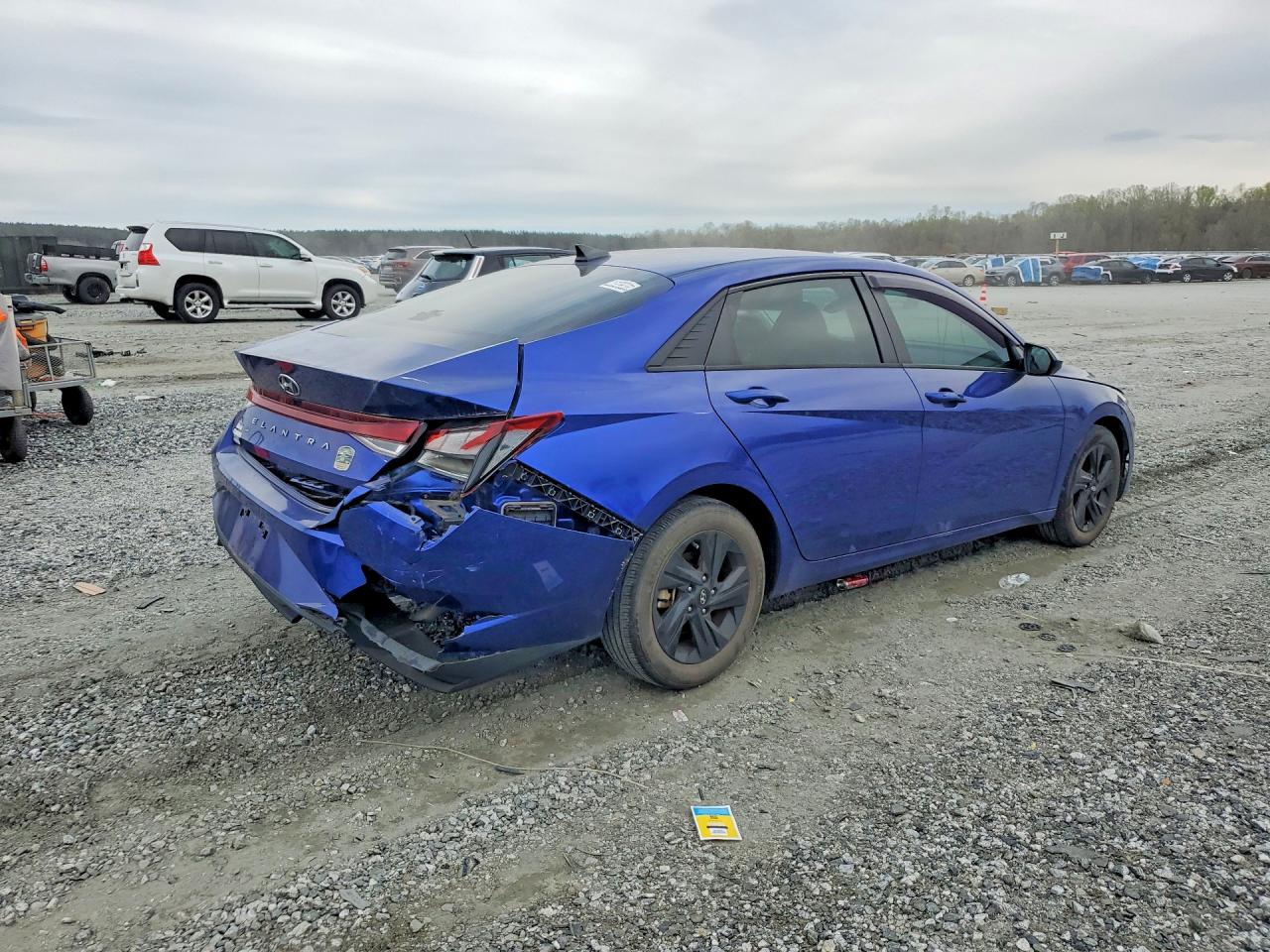 2023 HYUNDAI ELANTRA SEL photo 5