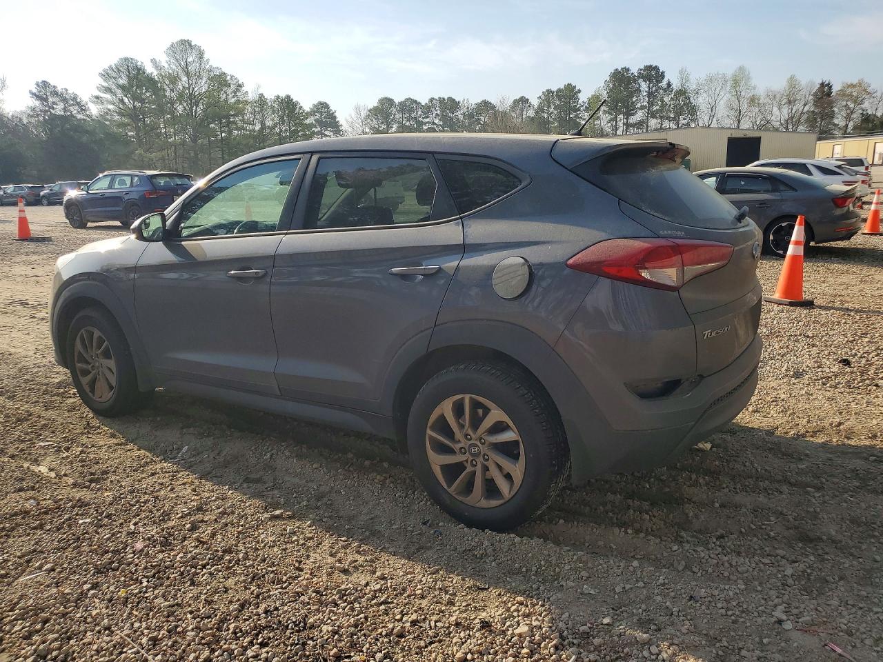 2018 HYUNDAI TUCSON SE photo 3