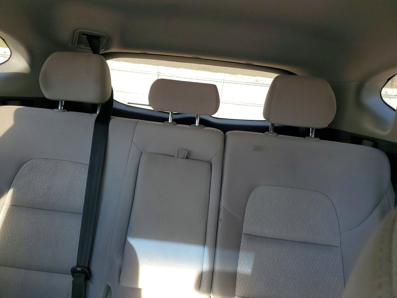 2018 HYUNDAI TUCSON SE photo 19