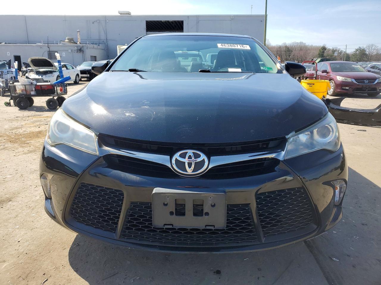 2015 TOYOTA CAMRY SE photo 9