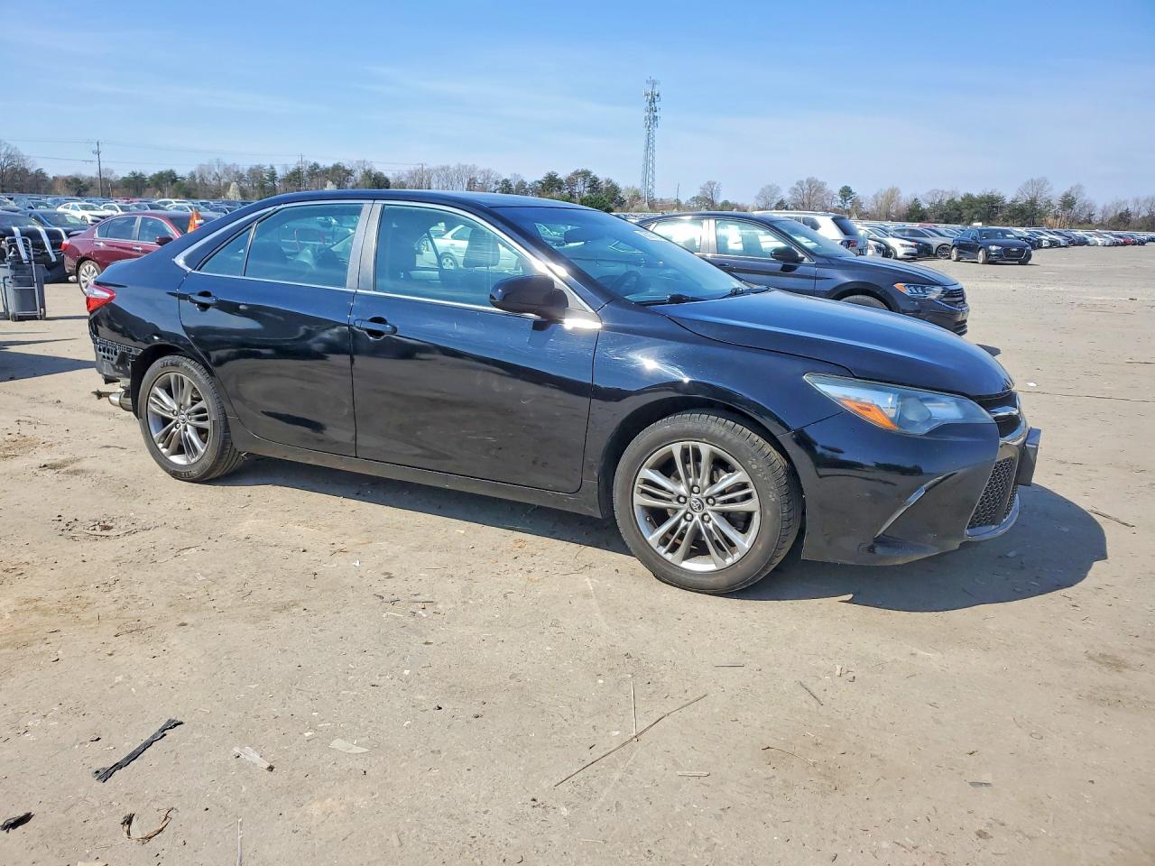 2015 TOYOTA CAMRY SE photo 7