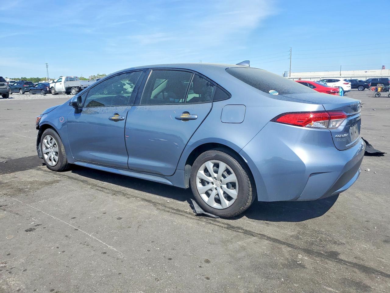 2022 TOYOTA COROLLA LE photo 2