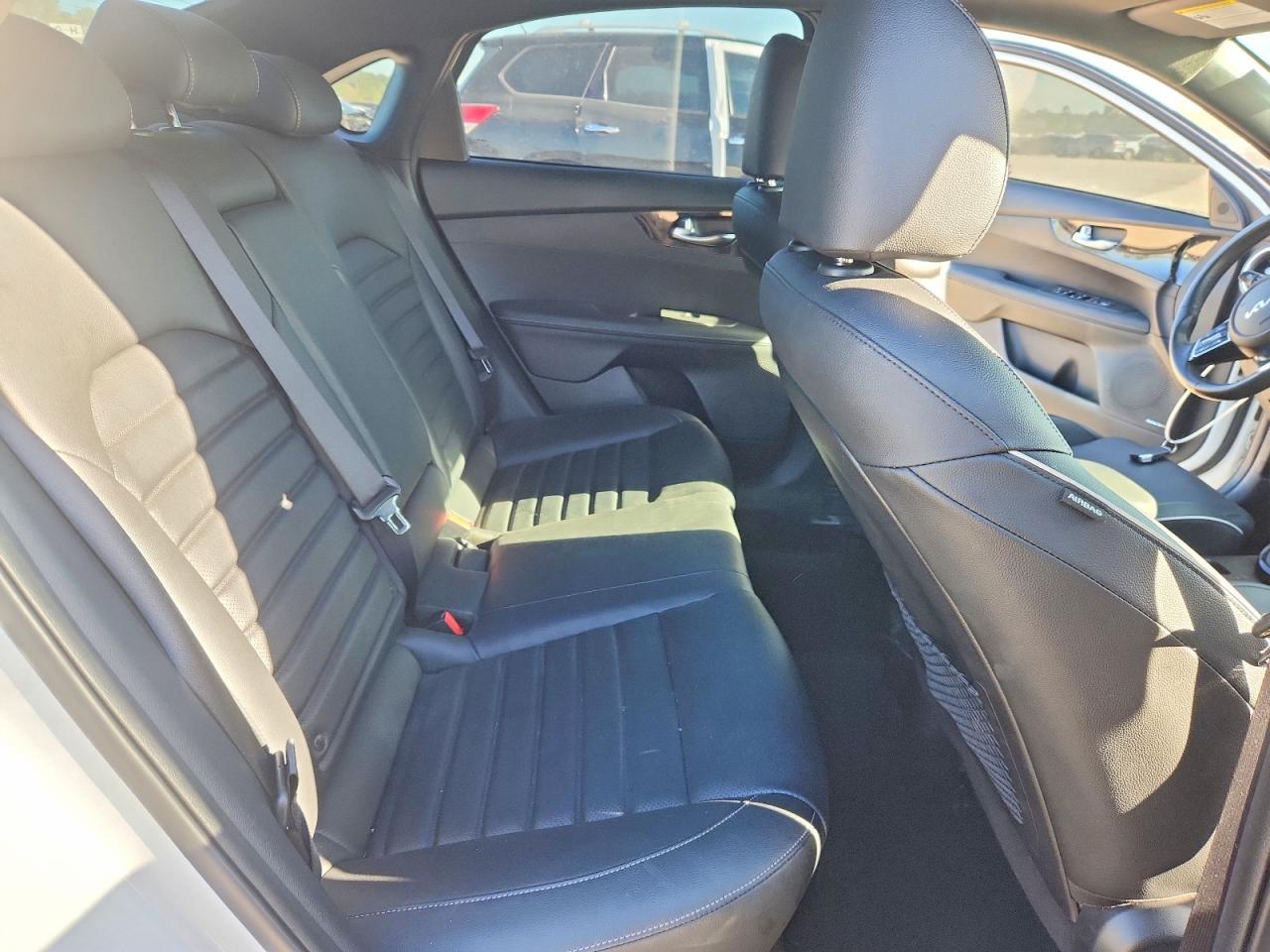 2024 KIA FORTE photo 19