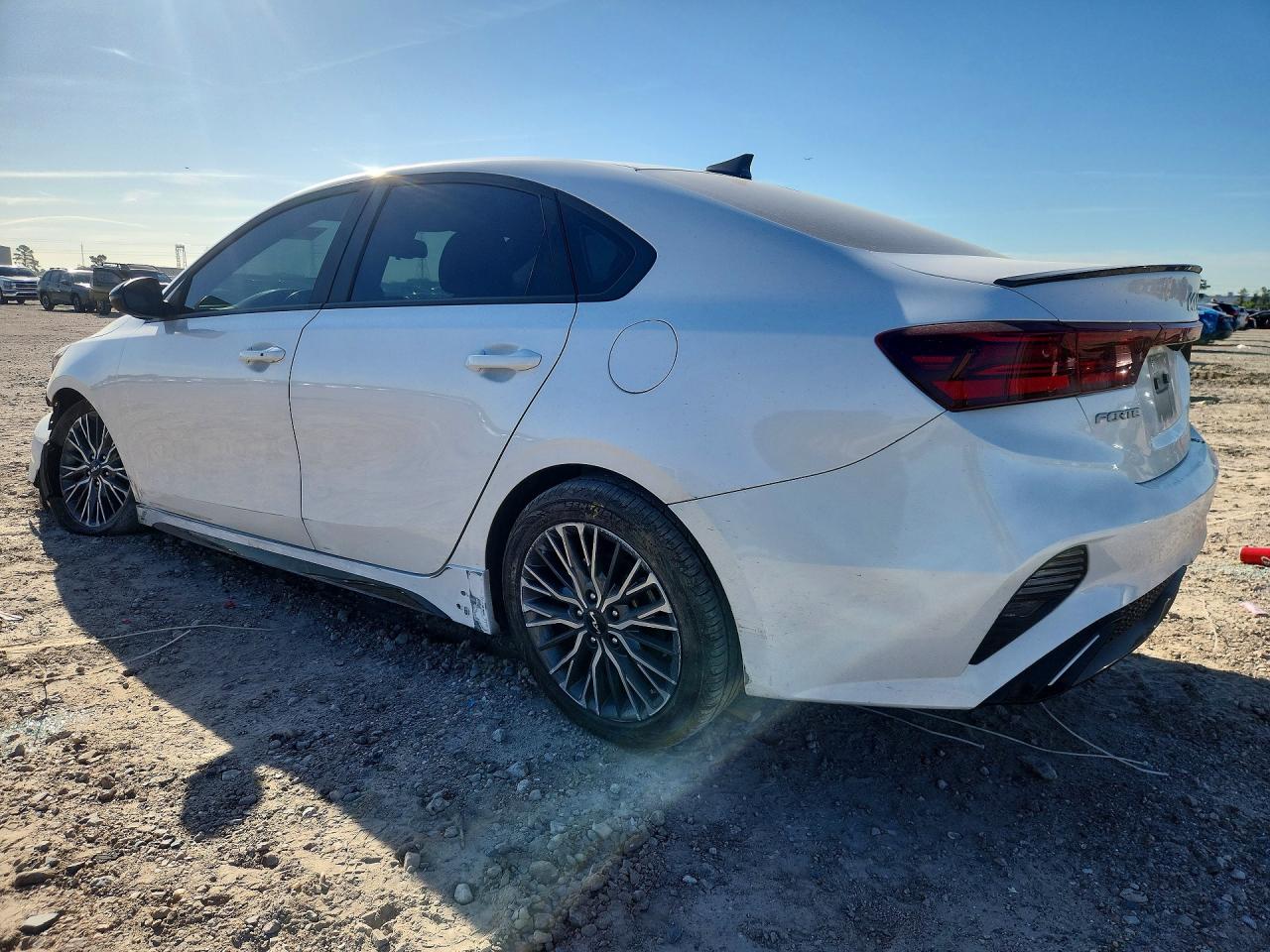2024 KIA FORTE photo 3