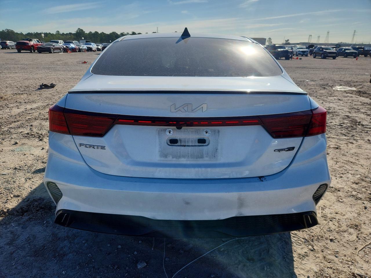 2024 KIA FORTE photo 11