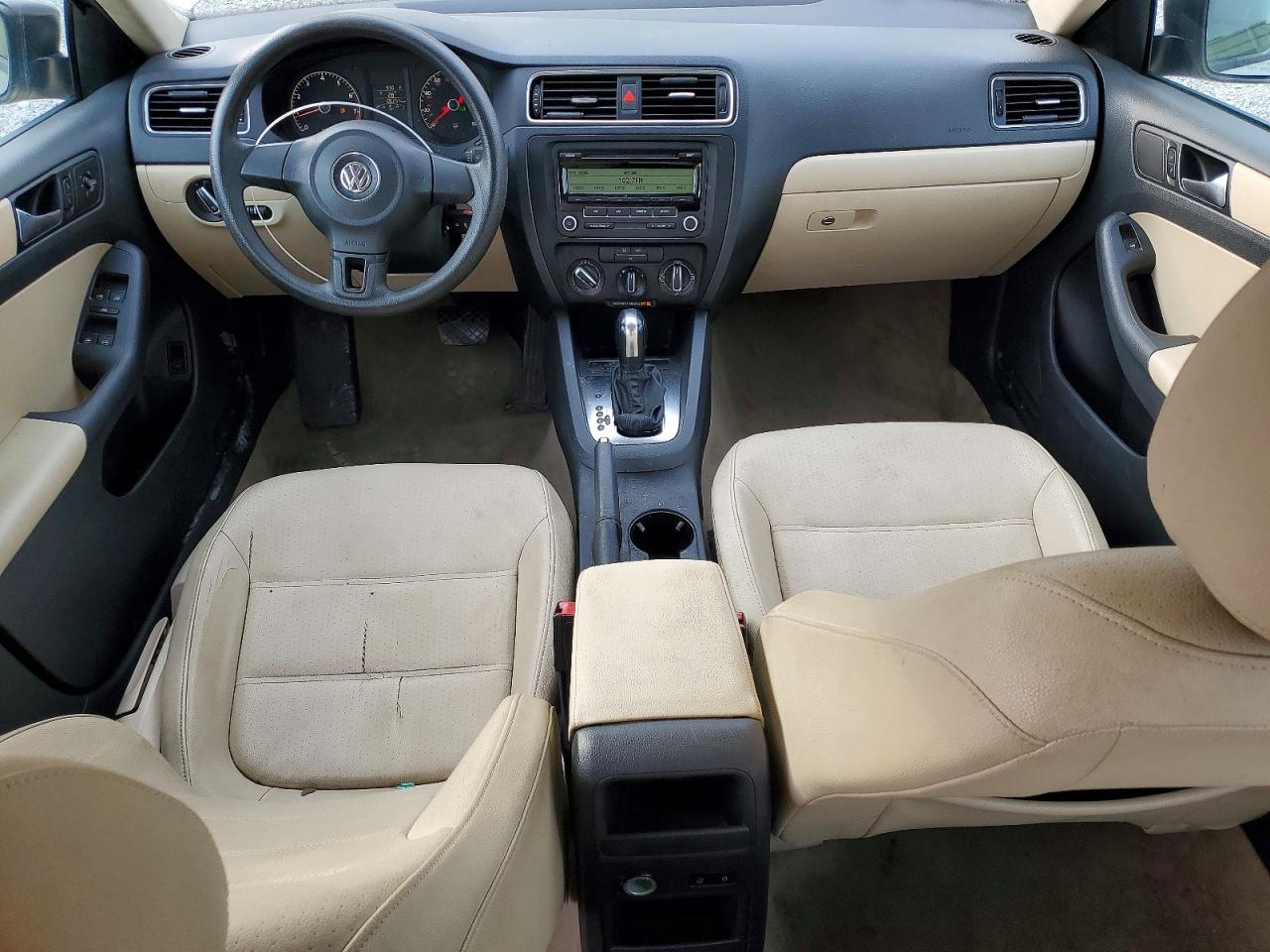 2011 VOLKSWAGEN JETTA SE photo 8