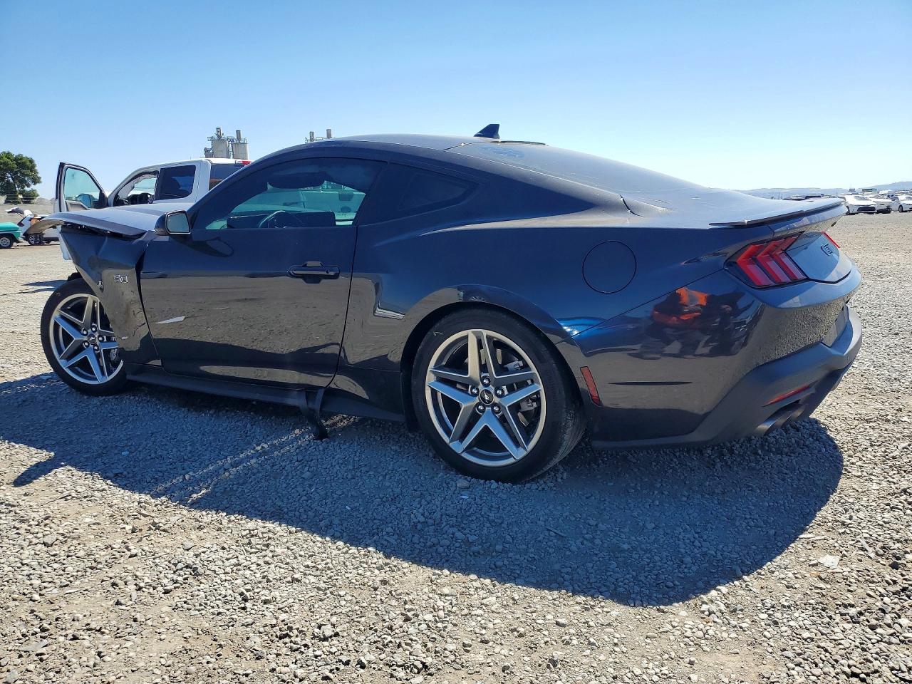 2024 FORD MUSTANG GT photo 4