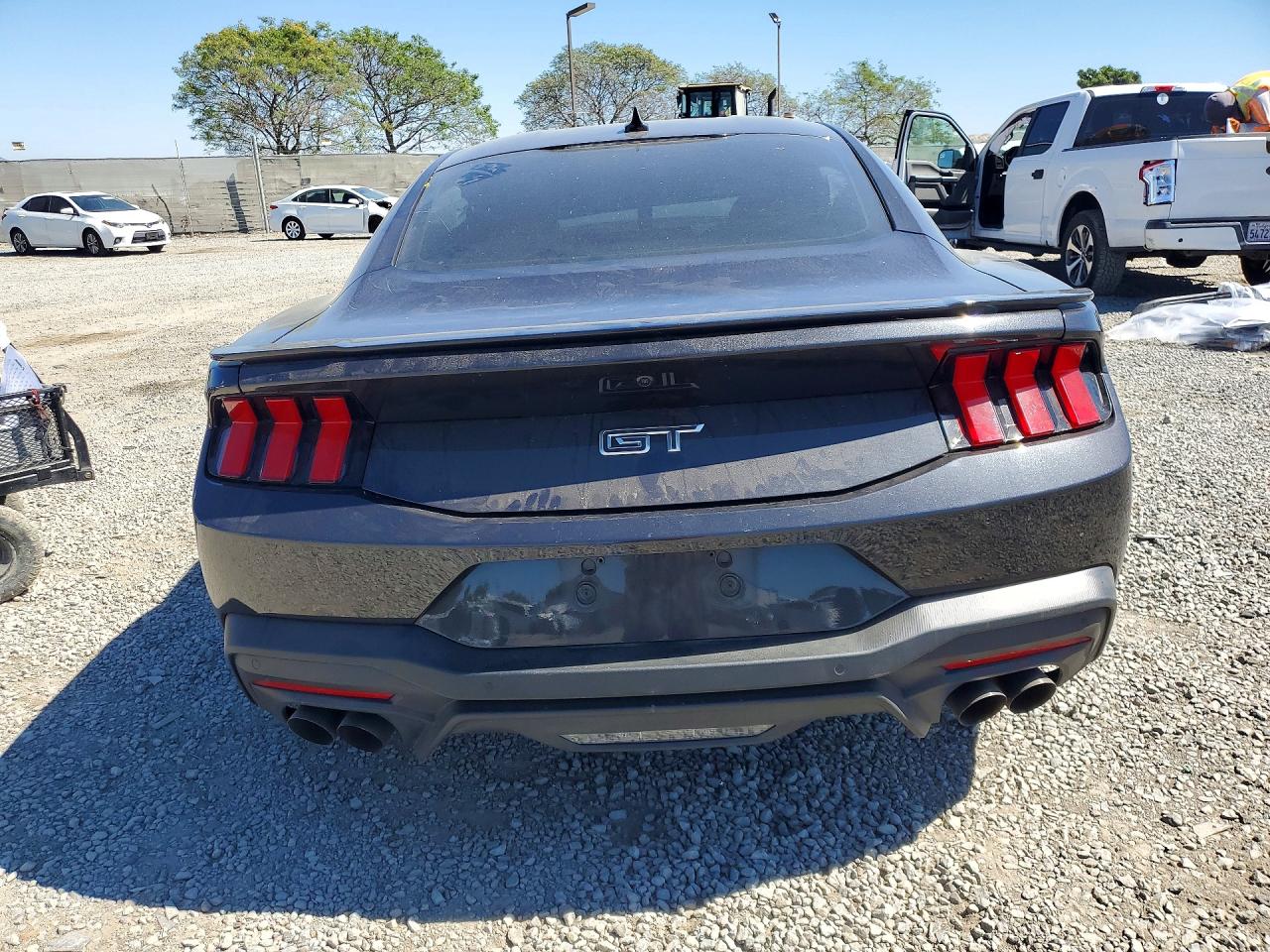 2024 FORD MUSTANG GT photo 16