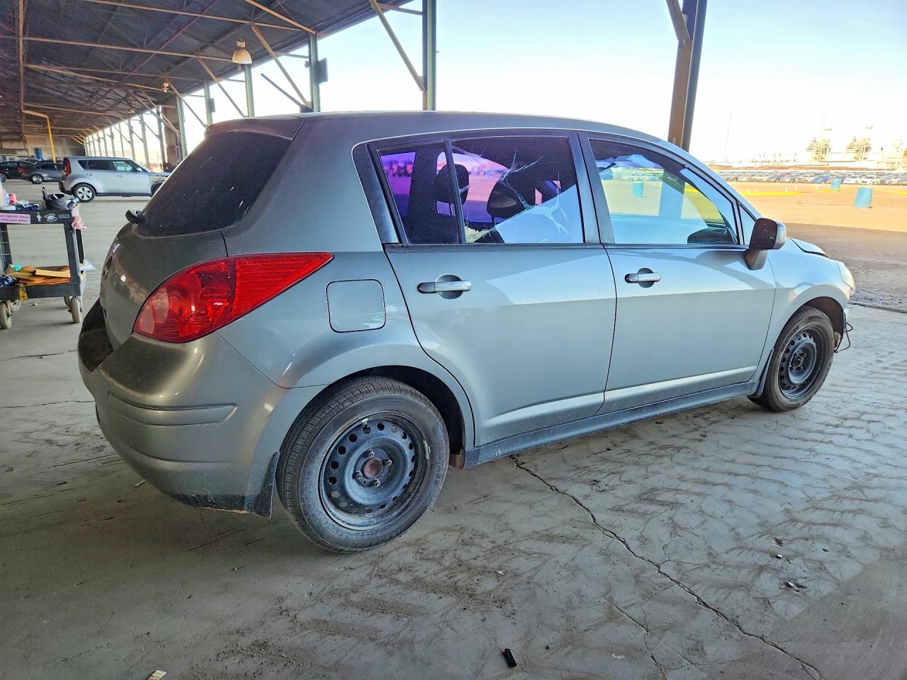 2011 NISSAN VERSA 1.8 S photo 3