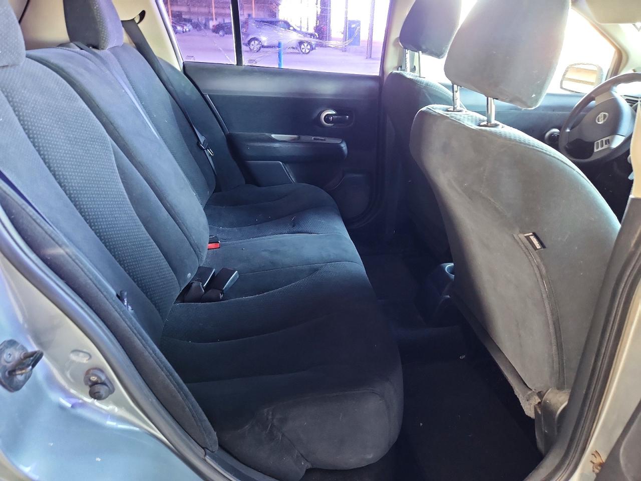 2011 NISSAN VERSA 1.8 S photo 10