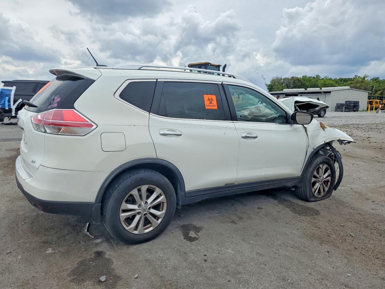 2016 NISSAN ROGUE SV photo 3