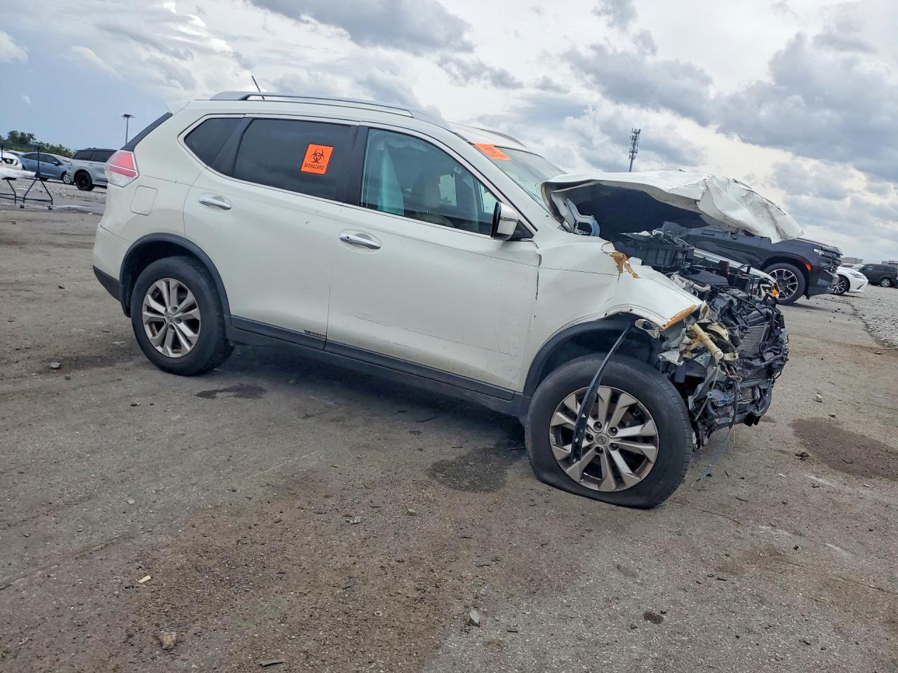 2016 NISSAN ROGUE SV photo 4