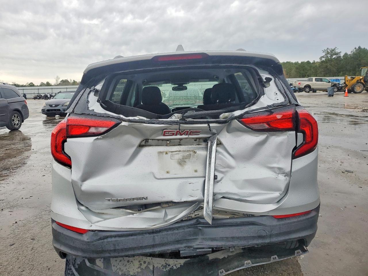 2018 GMC TERRAIN SLE photo 6