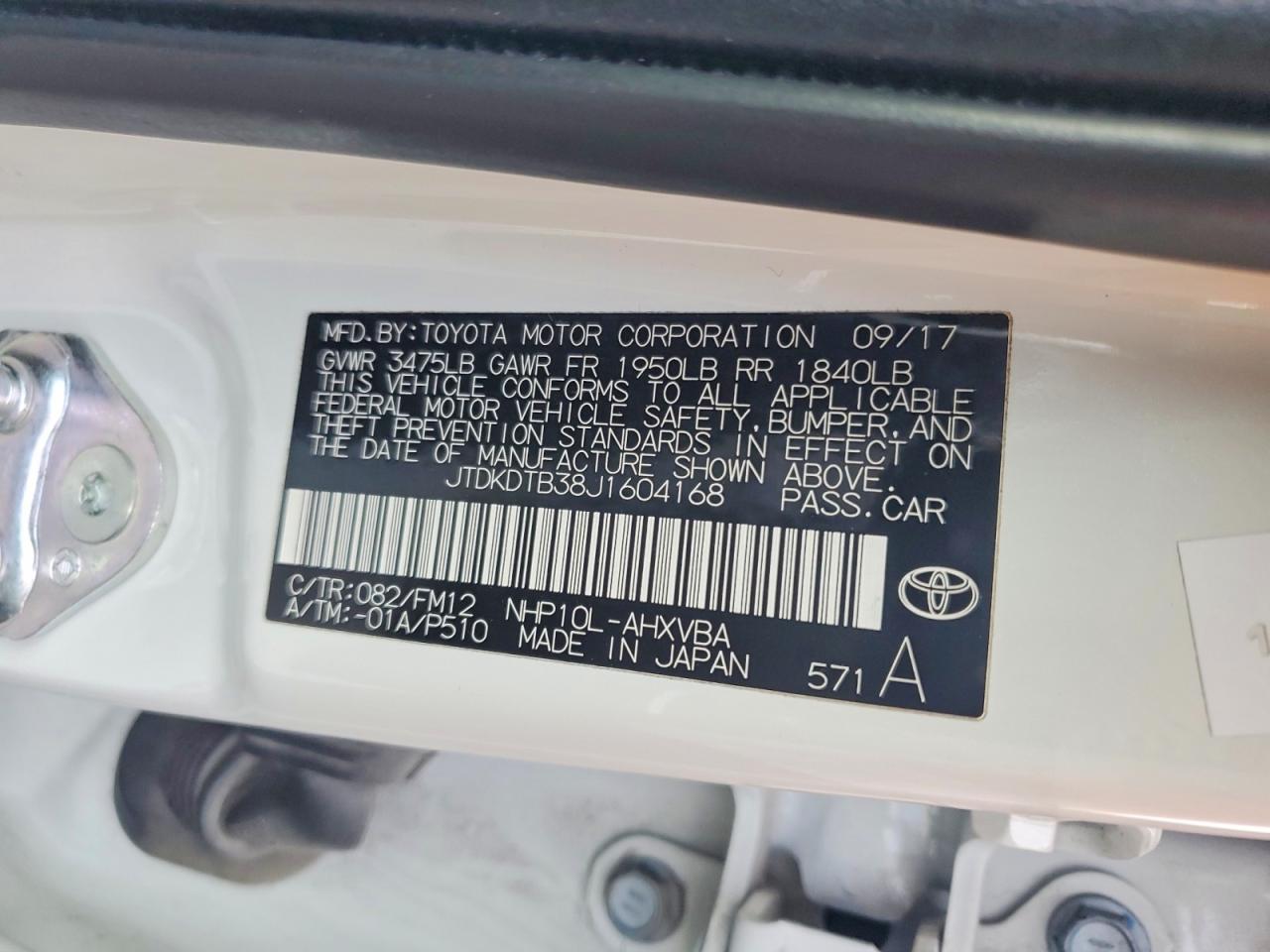 2018 TOYOTA PRIUS C TWO photo 13
