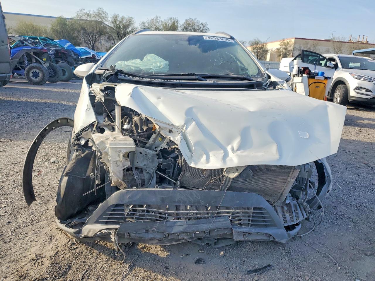 2018 TOYOTA PRIUS C TWO photo 5
