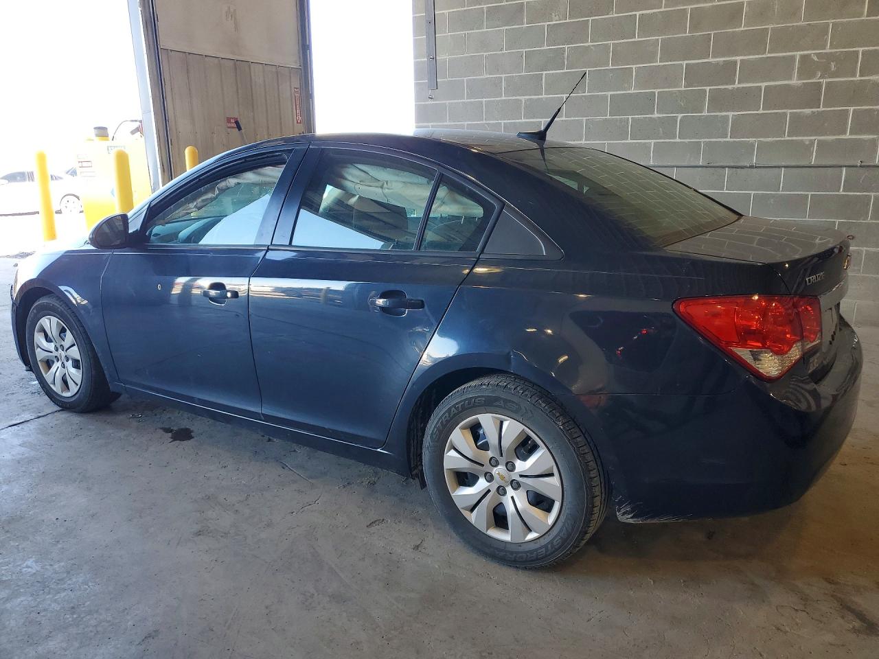 2014 CHEVROLET CRUZE LS photo 3