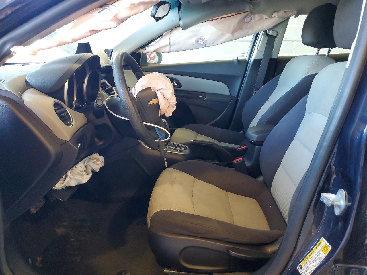 2014 CHEVROLET CRUZE LS photo 13
