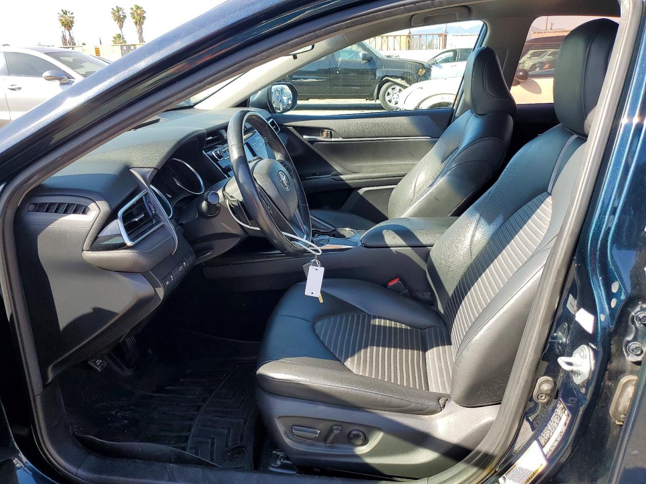 2018 TOYOTA CAMRY SE photo 13