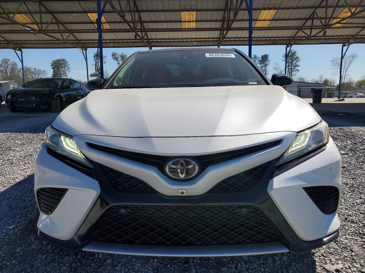 2019 TOYOTA CAMRY XSE photo 9