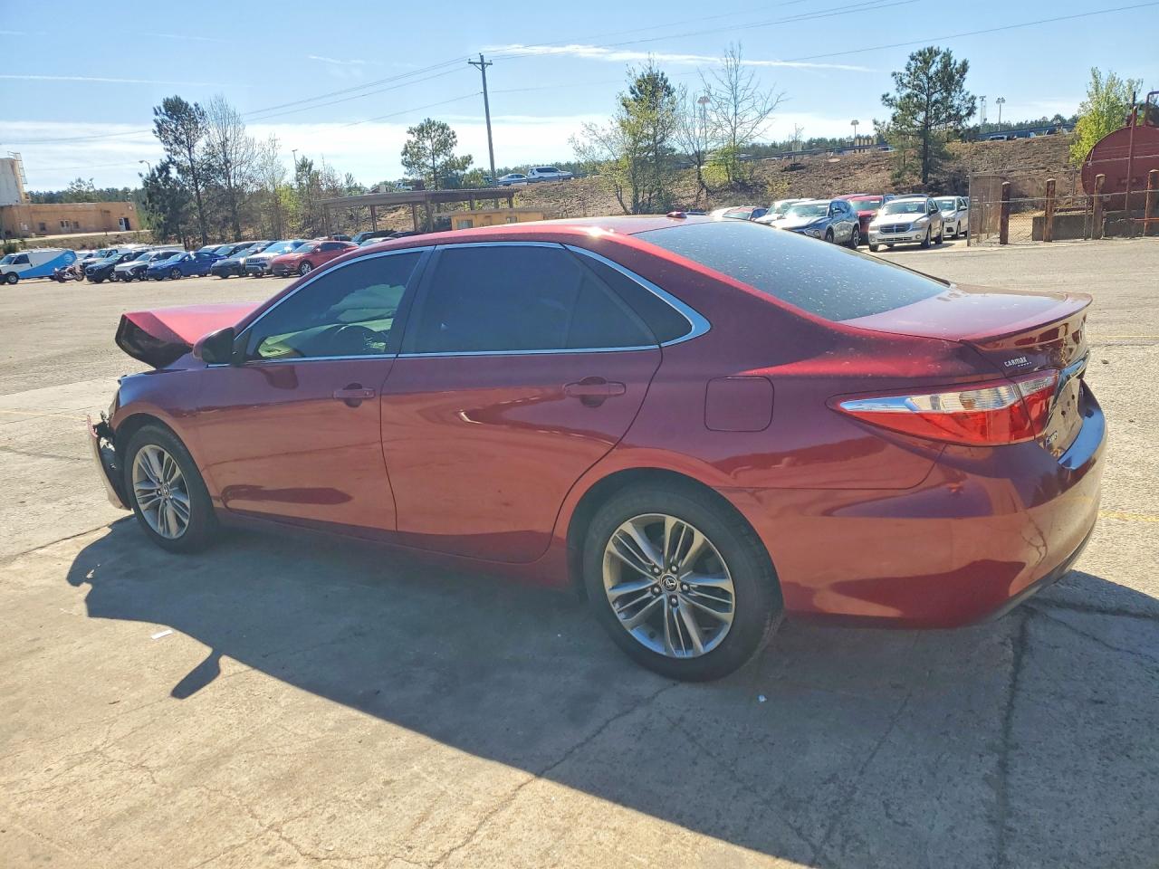 2016 TOYOTA CAMRY SE photo 4