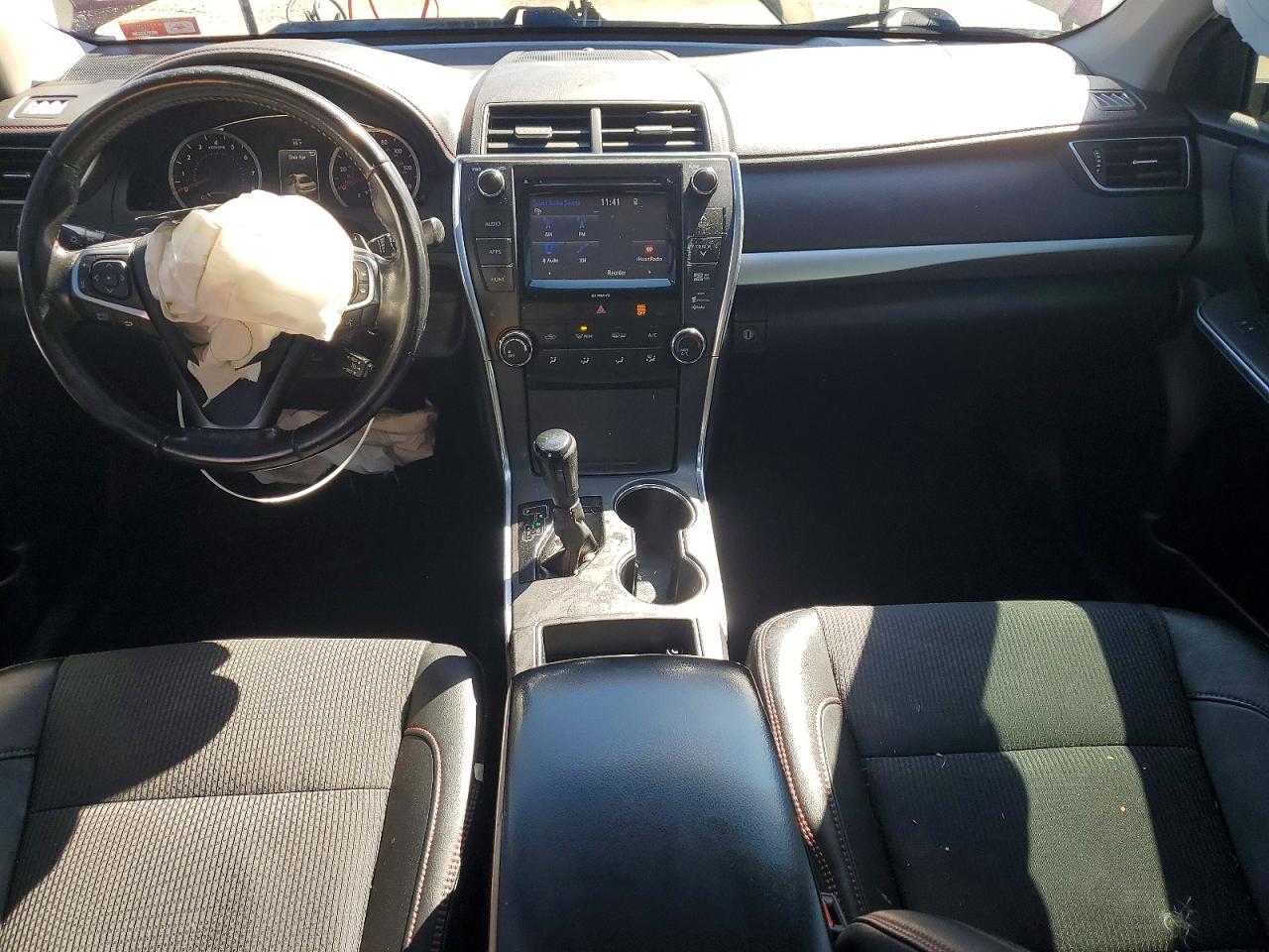 2016 TOYOTA CAMRY SE photo 22