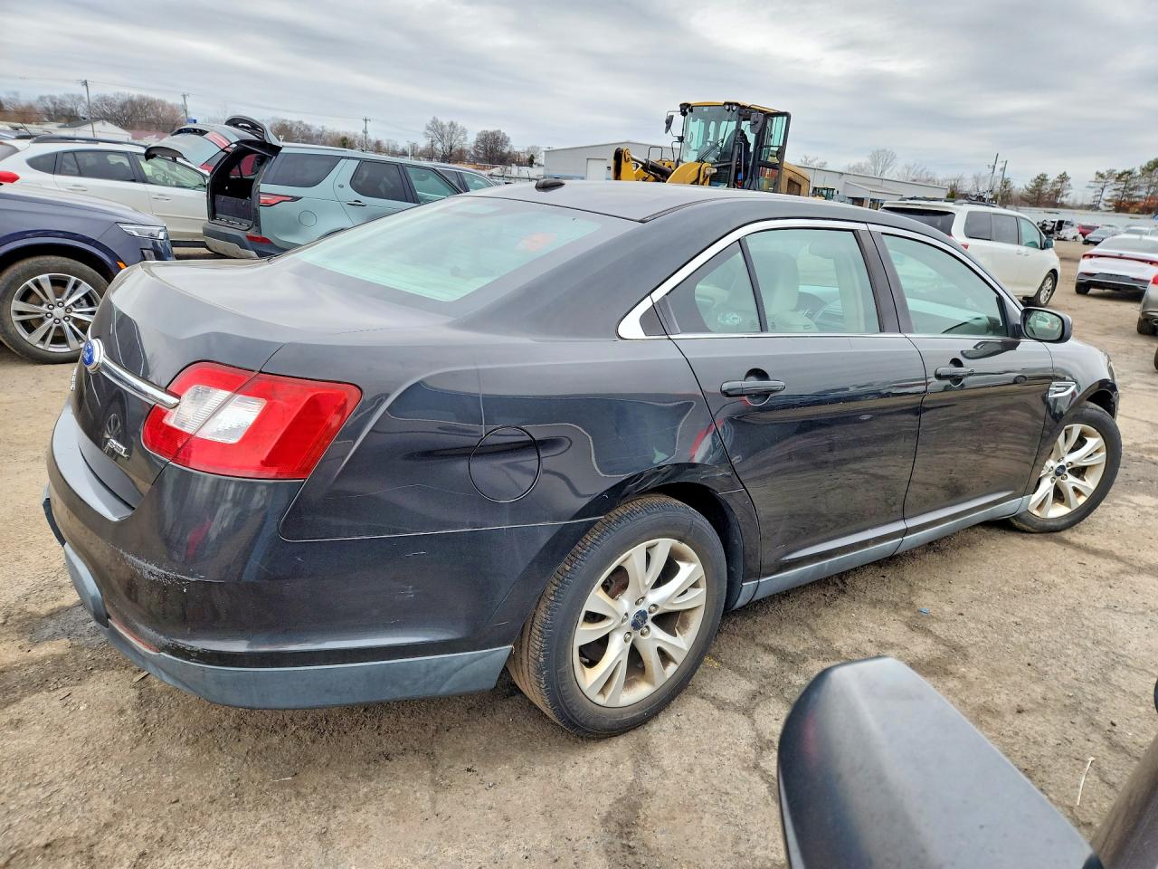 2011 FORD TAURUS SEL photo 5